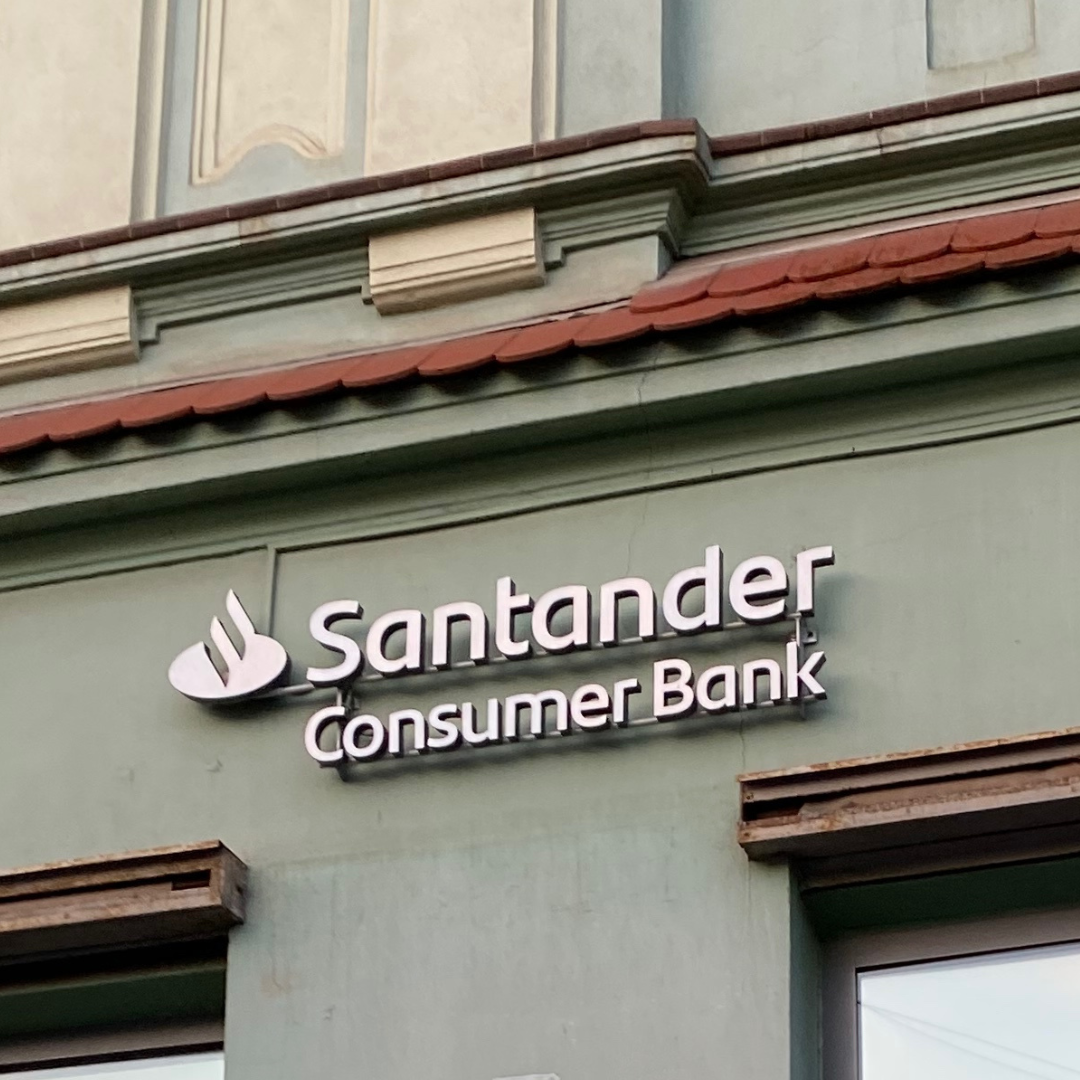 Sąd Okręgowy w Poznaniu po raz kolejny wstrzymuje naszym Klientom obowiązek płatności rat kredytu wobec Santander Consumer Bank S.A. na czas procesu